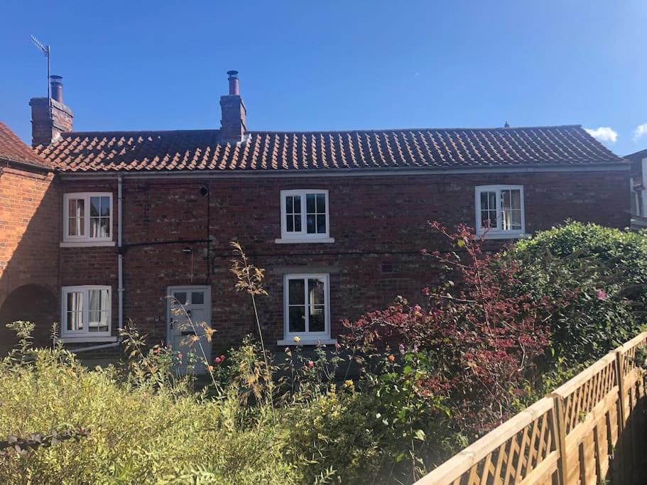 Large Cottage, Beach, Pubs Shops, Netflix, Bbq, Dog Friendly Hunmanby Exterior photo